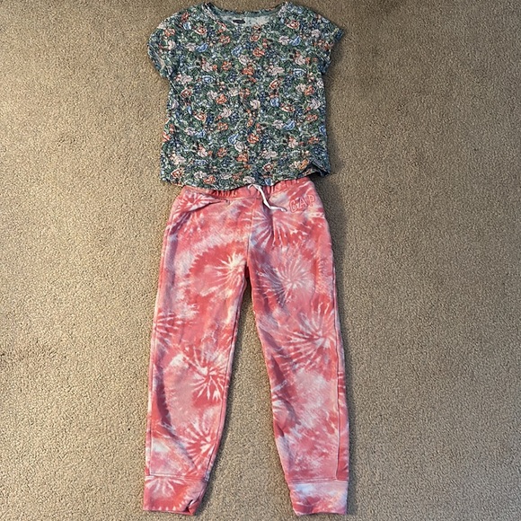 Gap Kids Joggers with FREE shirt - Picture 2 of 6